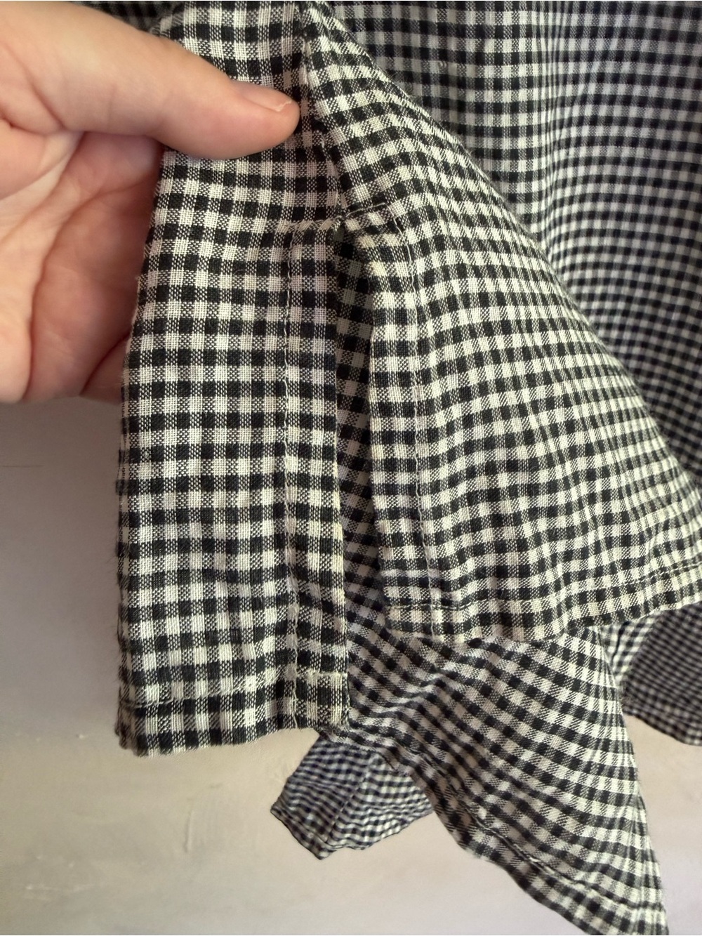 It's a New Vision | 100% Linen | Gingham Sleeveless Button-Up Top | Size L - Picture 9 of 12